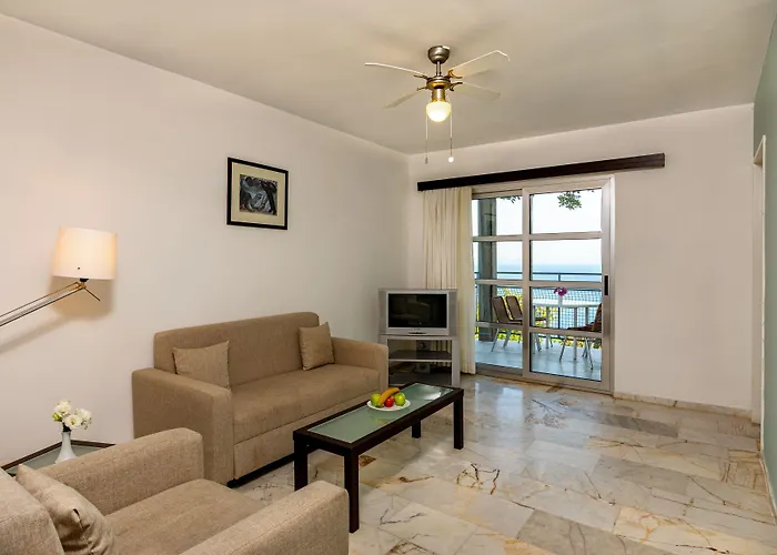 Üdülőközpont Loryma 4*